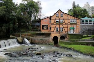 🇩🇪<b> ROTA GERMÂNICA 🇩🇪 -  🍻 BLUMENAU 🏚️ POMERODE 🛍️ BRUSQUE </b>  Feriadão C. Christi - <b> R$ 1.099,00 à vista - ÚLTIMOS 12 LUGARES </b> - Imagem 2